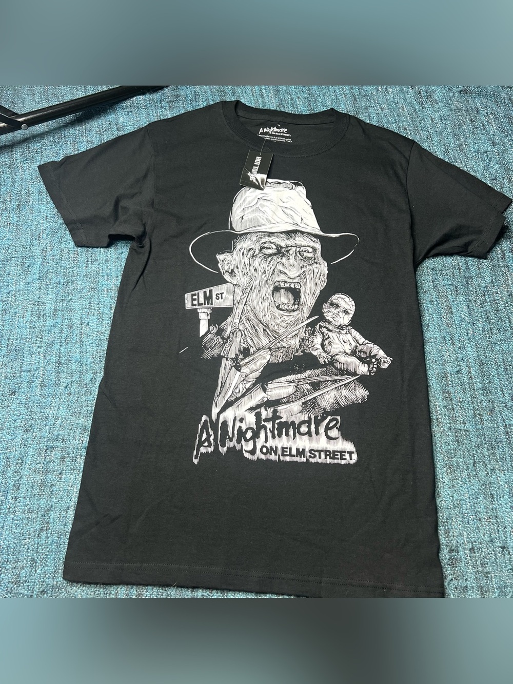 Hot Topic Freddy Krueger A Nightmare on Elm Street T-Shirt Women's Small NWT